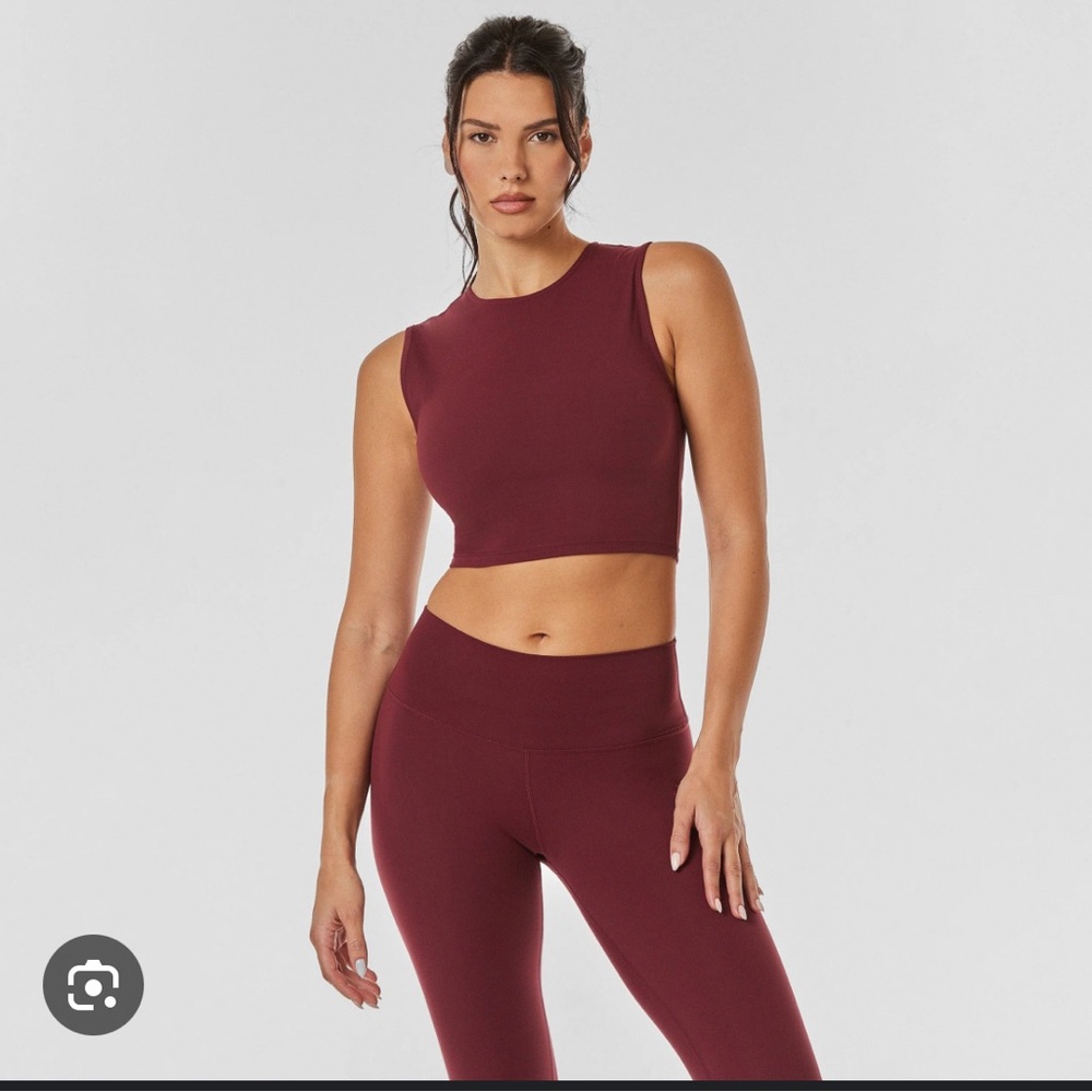 NWT Noli cropped muscle tank. Size Large.